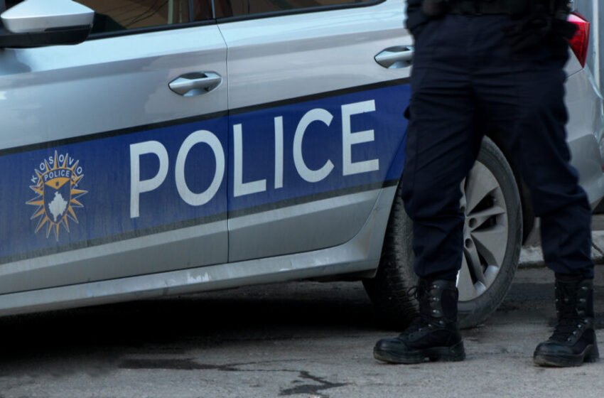  Policia sekuestron armë dhe pajisje ushtarake në Zubin Potok