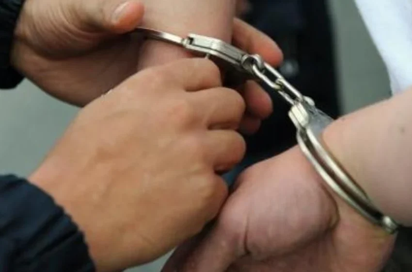  Privohen nga liria tetë persona, policia u gjeti substanca narkotike
