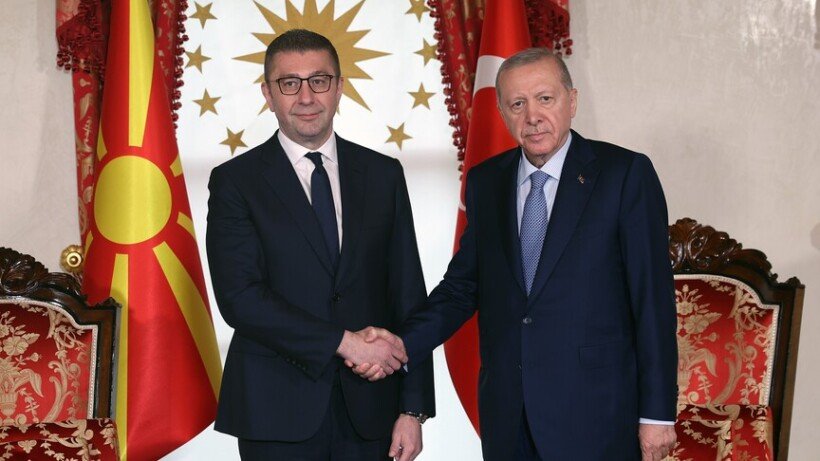  Presidenti turk Erdogan pret kryeministrin e Maqedonisë së Veriut Mickoski në Stamboll