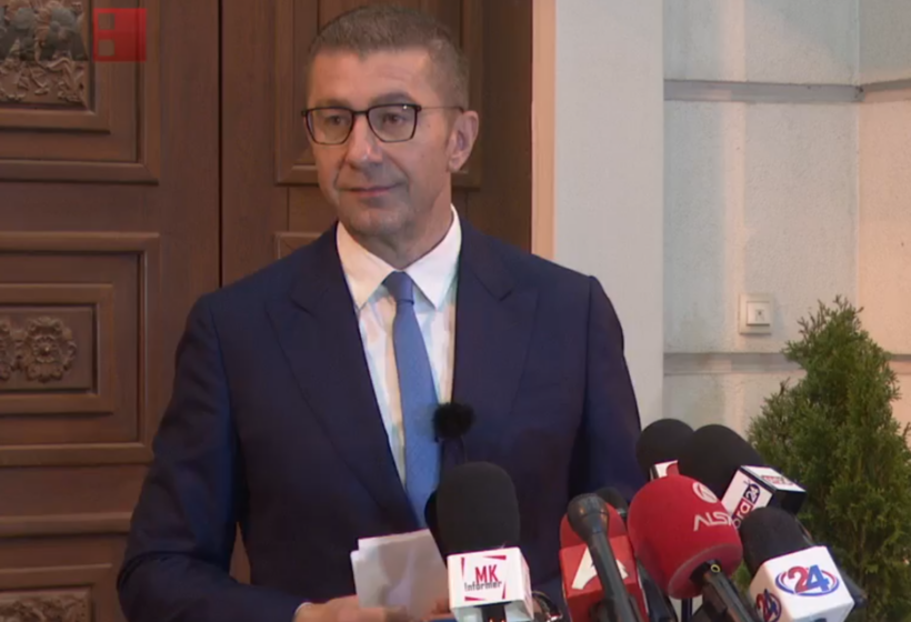  Mickoski zbuloi vetëm emrat e ministrave të VMRO-së, për VLEN-in dhe ZNAM-in tregoi vetëm resorët