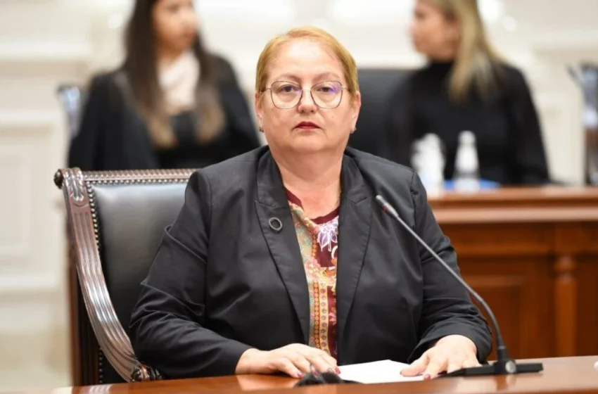  Janevska: Matura shtetërore këtë vit u zhvillua në kushte të rregullta dhe me më pak raste kopjimi