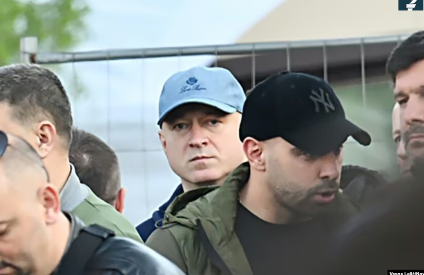  Fotografi, emra dhe gjurmë deri te Xhandarmëria: Kush lidhet me sigurimin e Vesellinoviqit dhe Radoiçiqit?