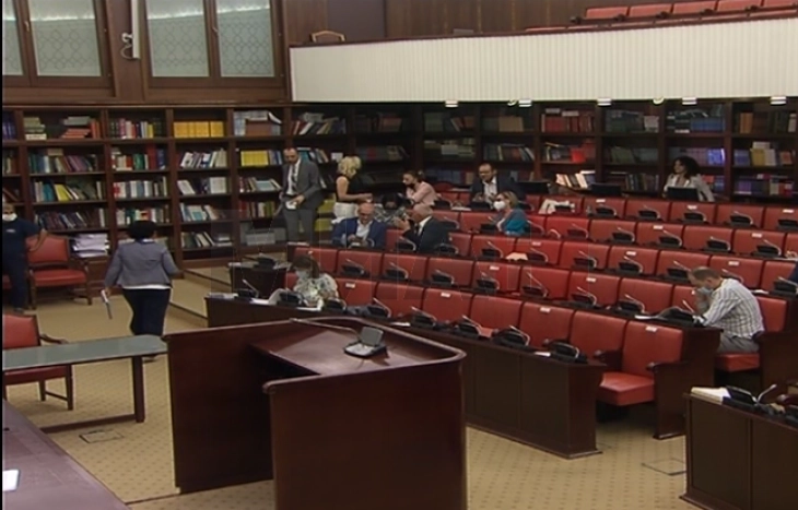 Vazhdon debati i amandamenteve për ribalancin e Buxhetit
