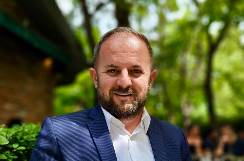  Raci reagon për ndalimin e zyrtarëve të VLEN në kufirin e Shqipërisë: Nëse lidhet me protestat, është veprim antidemokratik