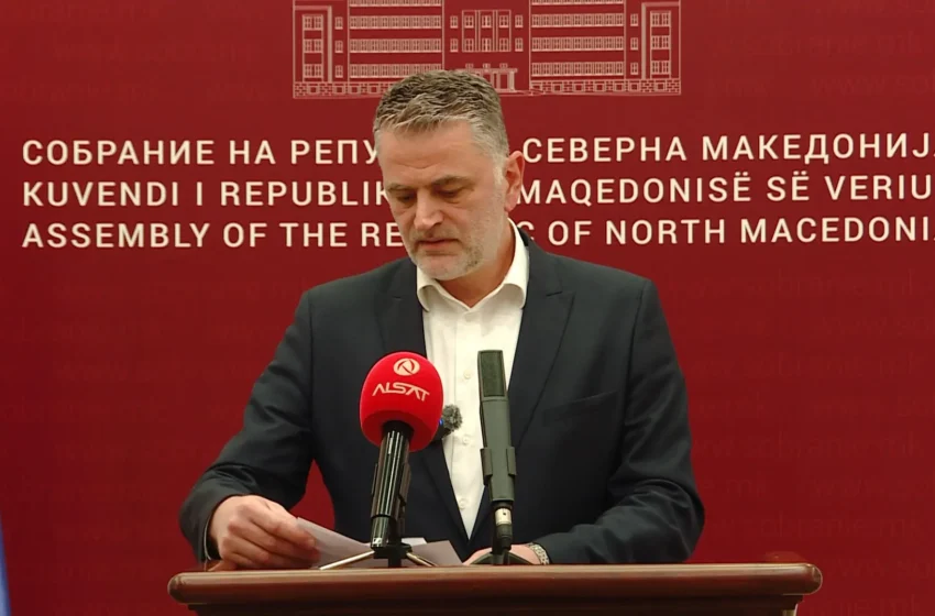  Ilir Hasani: Shqiptarët mbetën jashtë prioriteteve të Qeverisë
