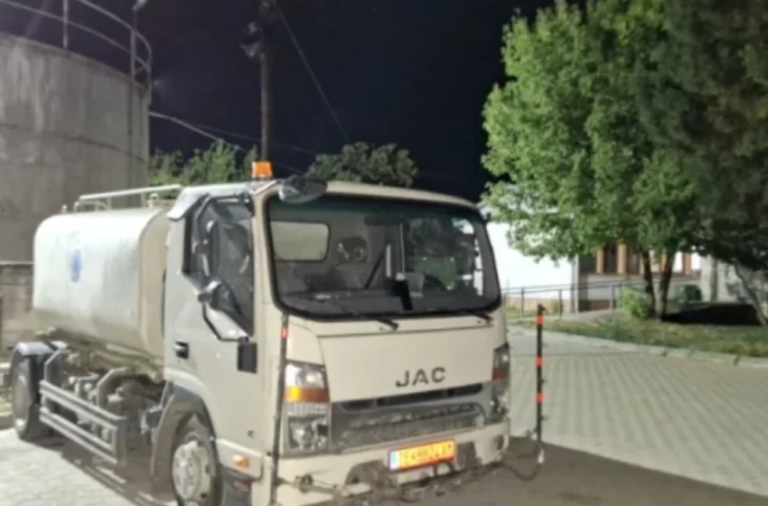  Spitali i Gostivarit siguron autobot me ujë për pacientët dhe stafin