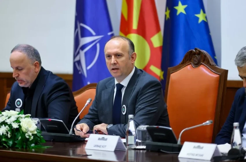  Kuvendi i RMV-së bëri homazhe për viktimat e Srebrenicës: “Ta kujtojmë që të mos ndodhë më kurrë”