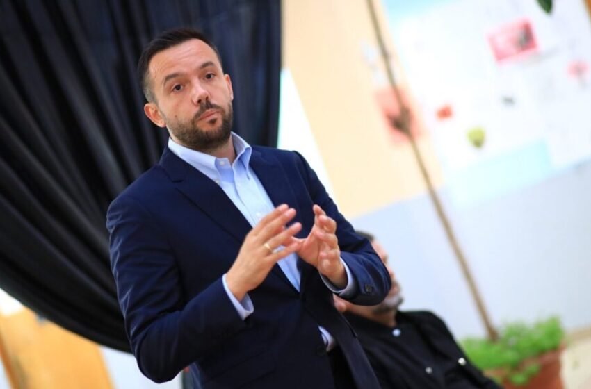  Tahiri: Kurti synon zgjedhje të reja më 27 dhjetor, po e shtyn konstituimin e Kuvendit për ta realizuar skenarin