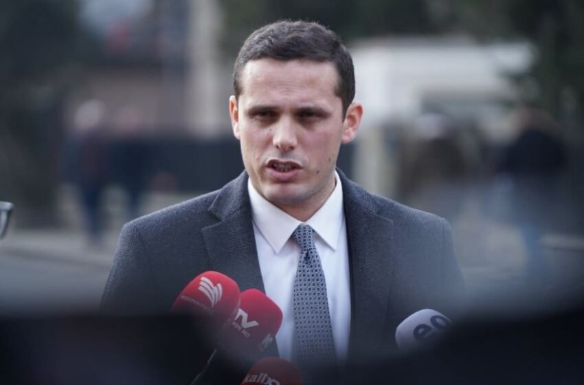  Gruda për dallimin mes PDK dhe VV: “Unë lexoj dosje tri orë, një koleg i VV-së del në TikTok”