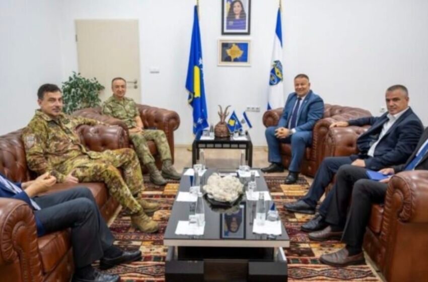  Siguria në Kosovë në fokus, Komandanti i KFOR-it takohet me drejtorin e i Policisë