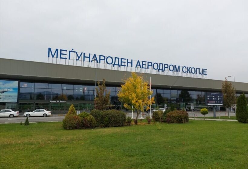  Vetëm 10 minuta falas dhe një hyrje në 24 orë: Nga nesër rregulla të reja në Aeroportin e Shkupit
