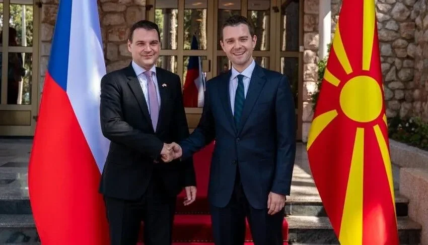  Macinka: Çekia mbështet anëtarësimin e RMV-së në BE, Mucunski: gjuha dhe identiteti nuk negociohen