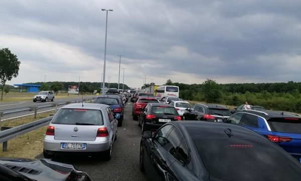  Pritje të gjata në disa pika kufitare, në Merdare deri në 3 orë e 20 minuta