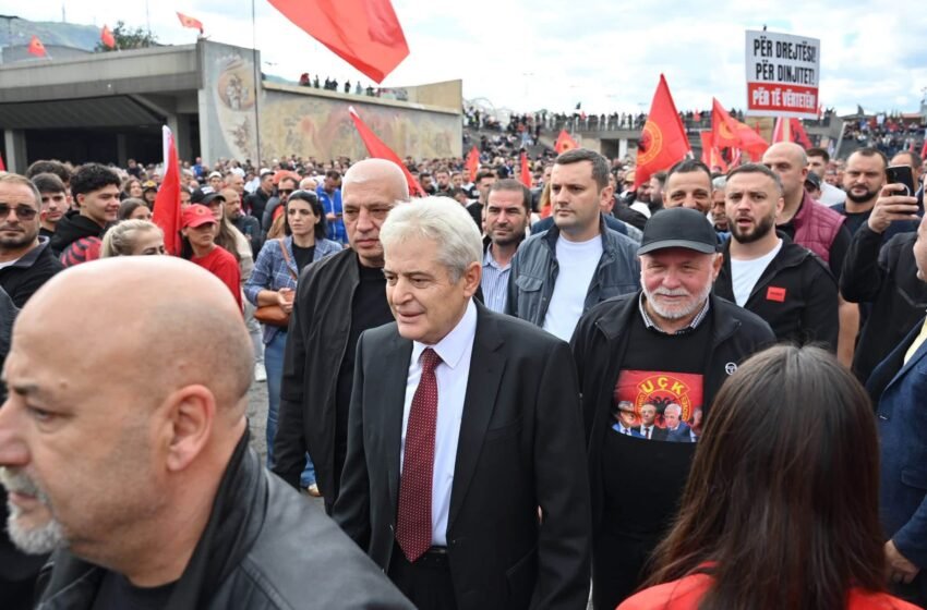  Ali Ahmeti: Çlirimtarët nuk mund të gjykohen mbi akuza të fabrikuara nga Beogradi e Moska