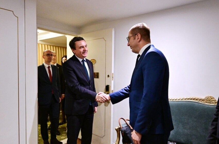  Për çfarë biseduan Kurti dhe Mickoski në Nju Jork?