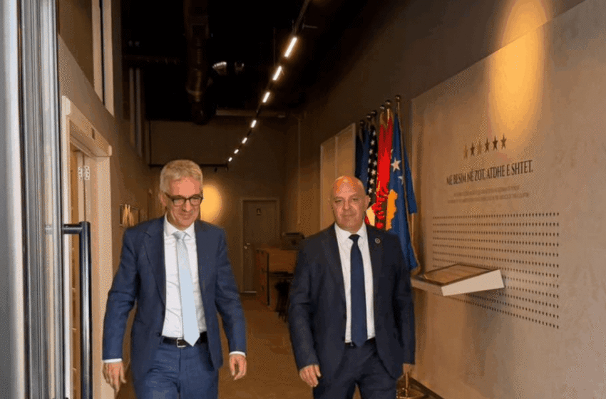  Pak pas marrëveshjes VV-LDK për Presidentin, ambasadori gjerman i shkon në zyrë Gjinit të AAK-së