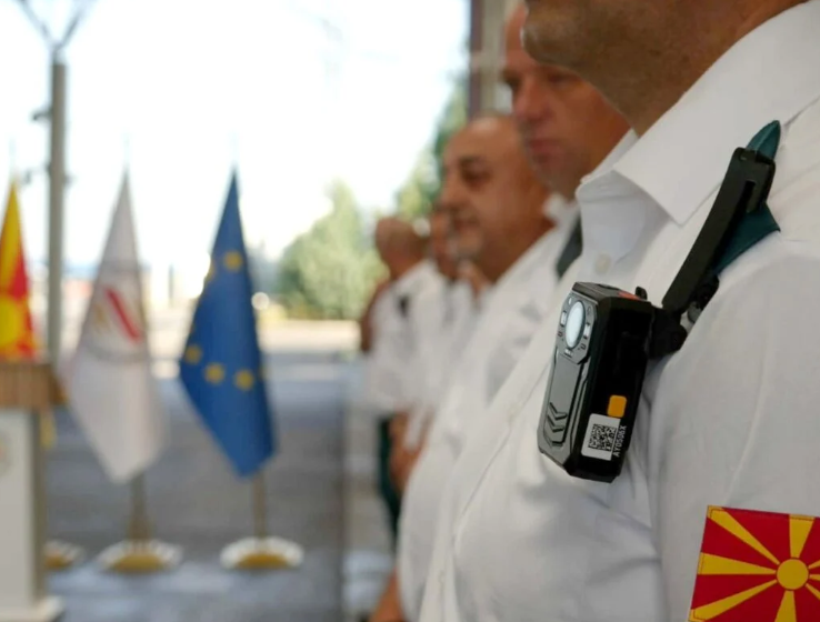  Kujdes se si silleni në kufij! Doganierët në “Bllacë”, “Qafë Thanë” dhe “Tabanocë” do kenë kamera në uniforma