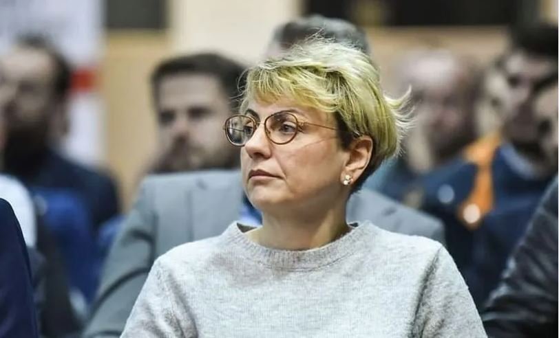  Çkapuni nga Samilushtakët dhe votoni presidentin    Dejona Mihali e VV së vazhdon t i fryen tensioneve politike