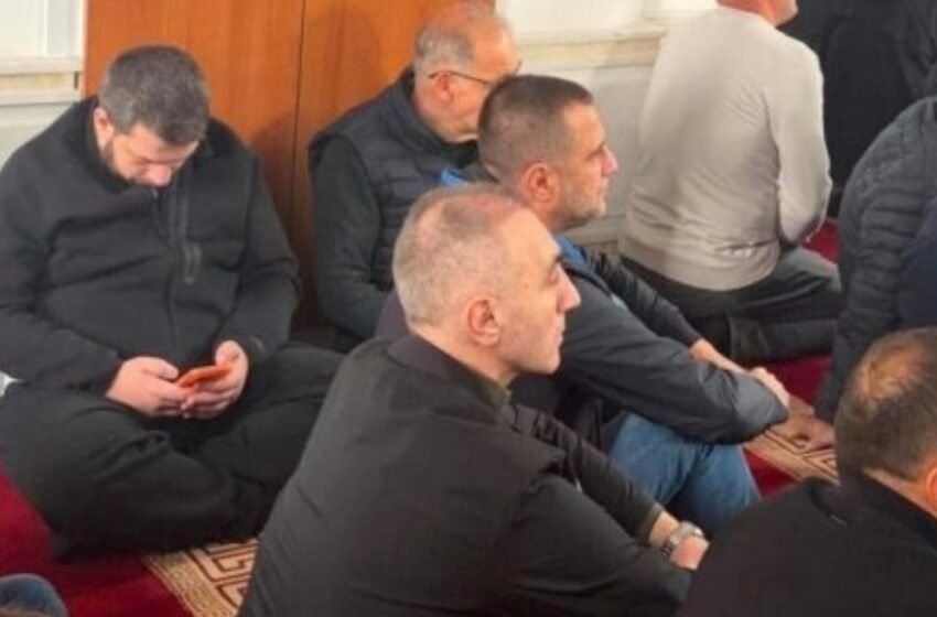  Artan Grubi shfaqet për herë të parë në publik pas lirimit, fali xhumanë dje në Butel