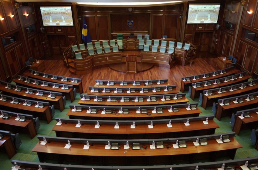  Ligjet e rëndësishme mbesin pezull, kërkohet miratimi i tyre para 6 tetorit