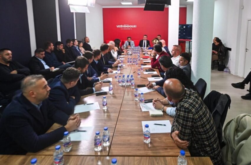  Kurti udhëheq mbledhjen e LVV-së, ja çfarë u diskutua