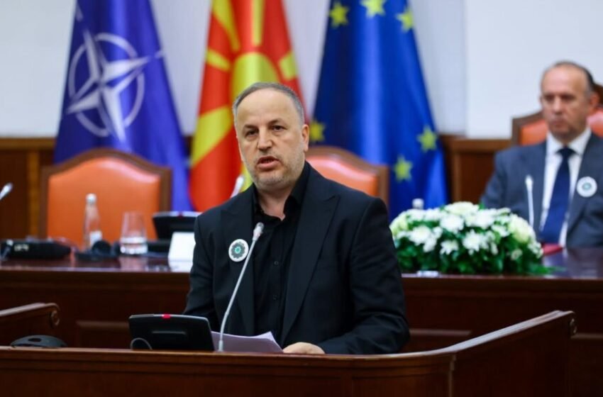  Adnan Azizi dënon sulmin ndaj familjarit të dëshmorit dhe hoxhës Fahrush Rexhepi: “Jo në emër të UÇK-së!”