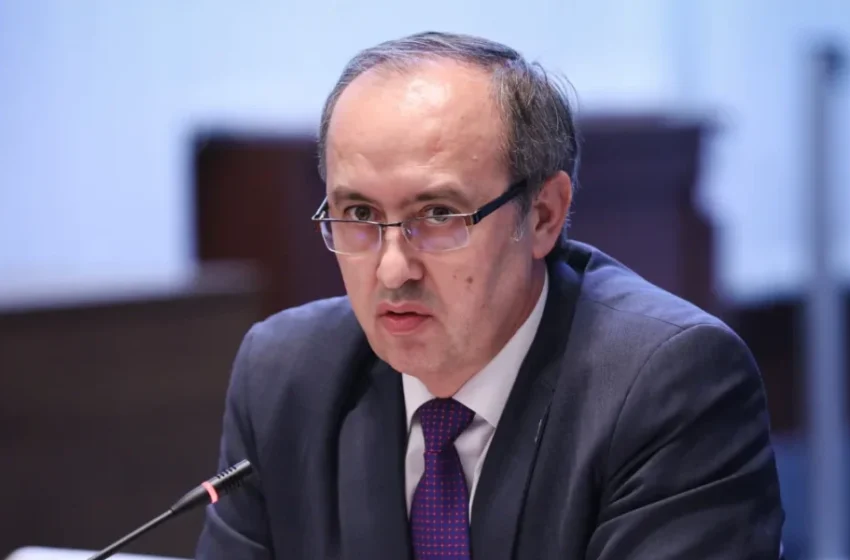  Hoti del në mbrojtje të Fidan Jupollit: Gjuha e linçimit e promovuar nga Kurti po drejtohet ndaj gazetarit