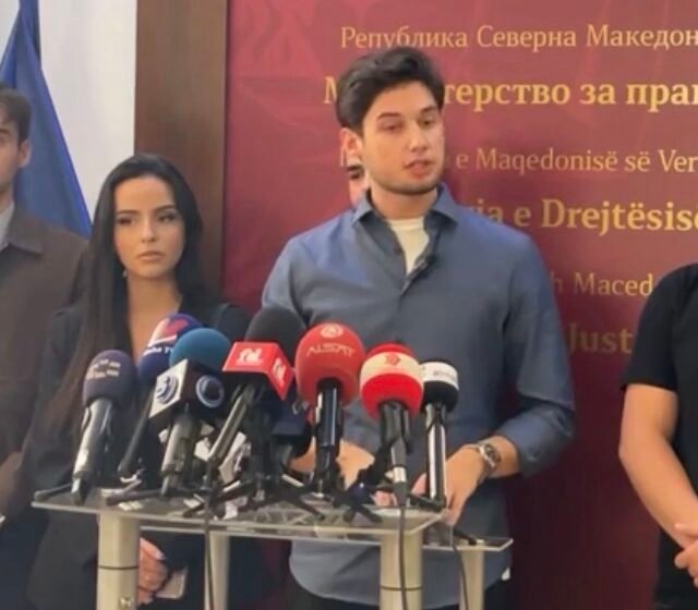  Studentët nuk tërhiqen: Ose provimi i Jurisprudencës 100% në shqip, ose protesta!