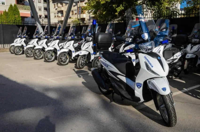  Policia e trafikut me 33 skuterë të rinj “Piaggio Beverly 310”
